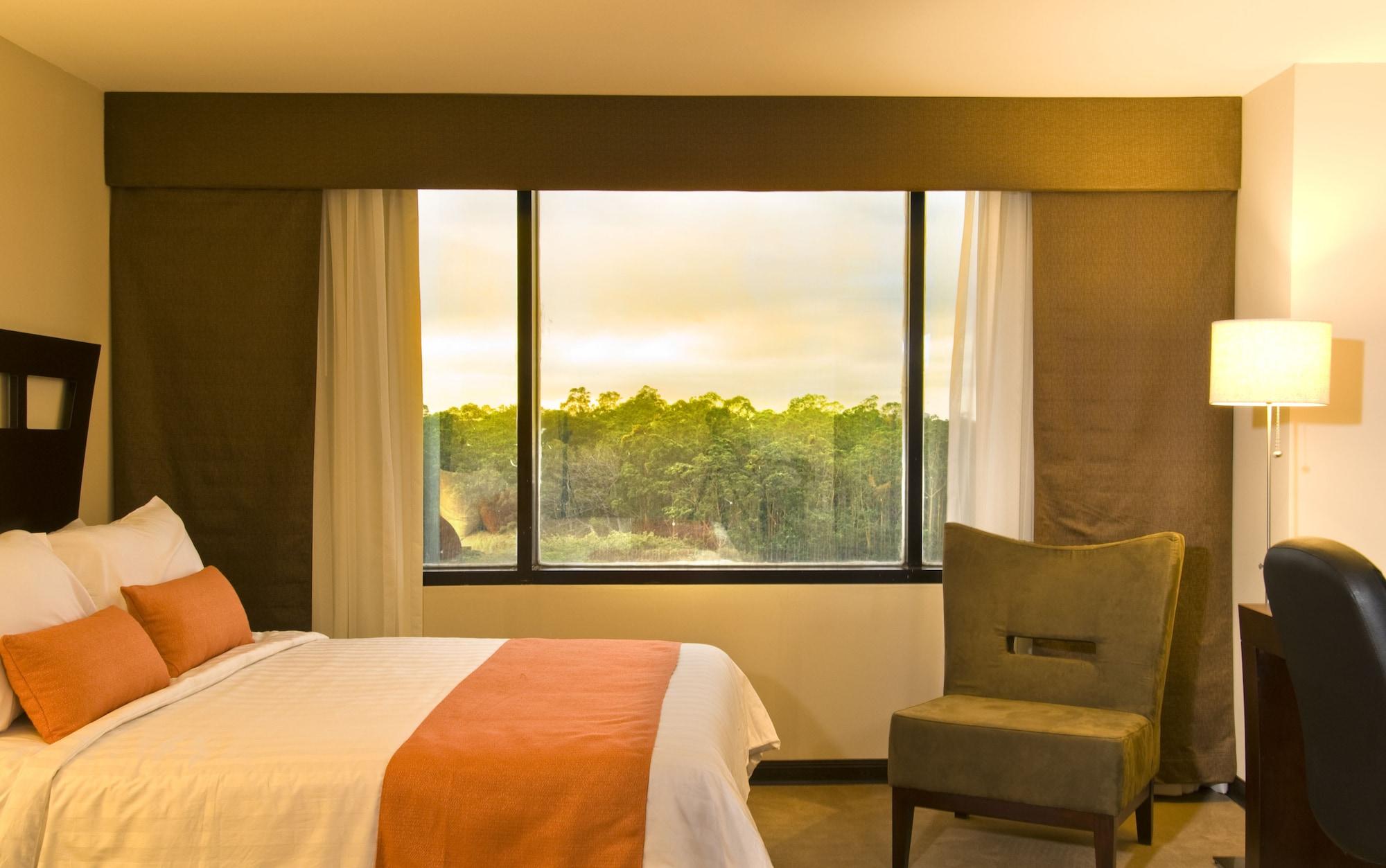 Отель Tryp By Wyndham San Jose Sabana Экстерьер фото