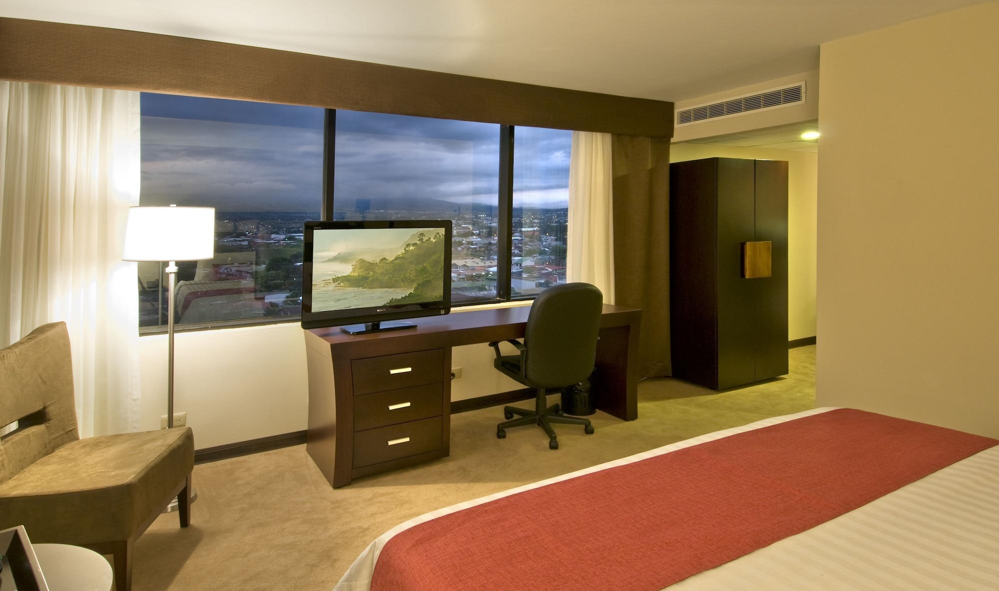 Отель Tryp By Wyndham San Jose Sabana Экстерьер фото