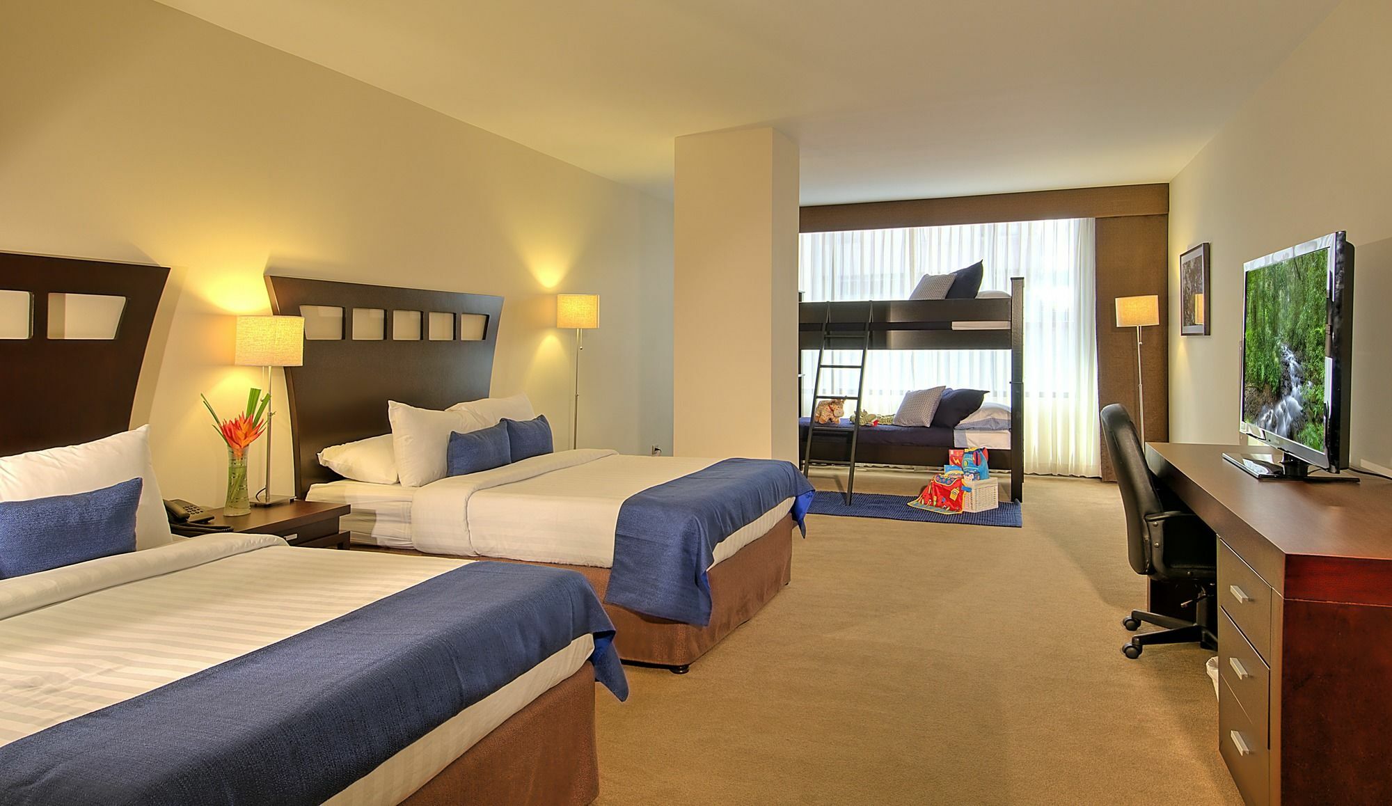 Отель Tryp By Wyndham San Jose Sabana Экстерьер фото